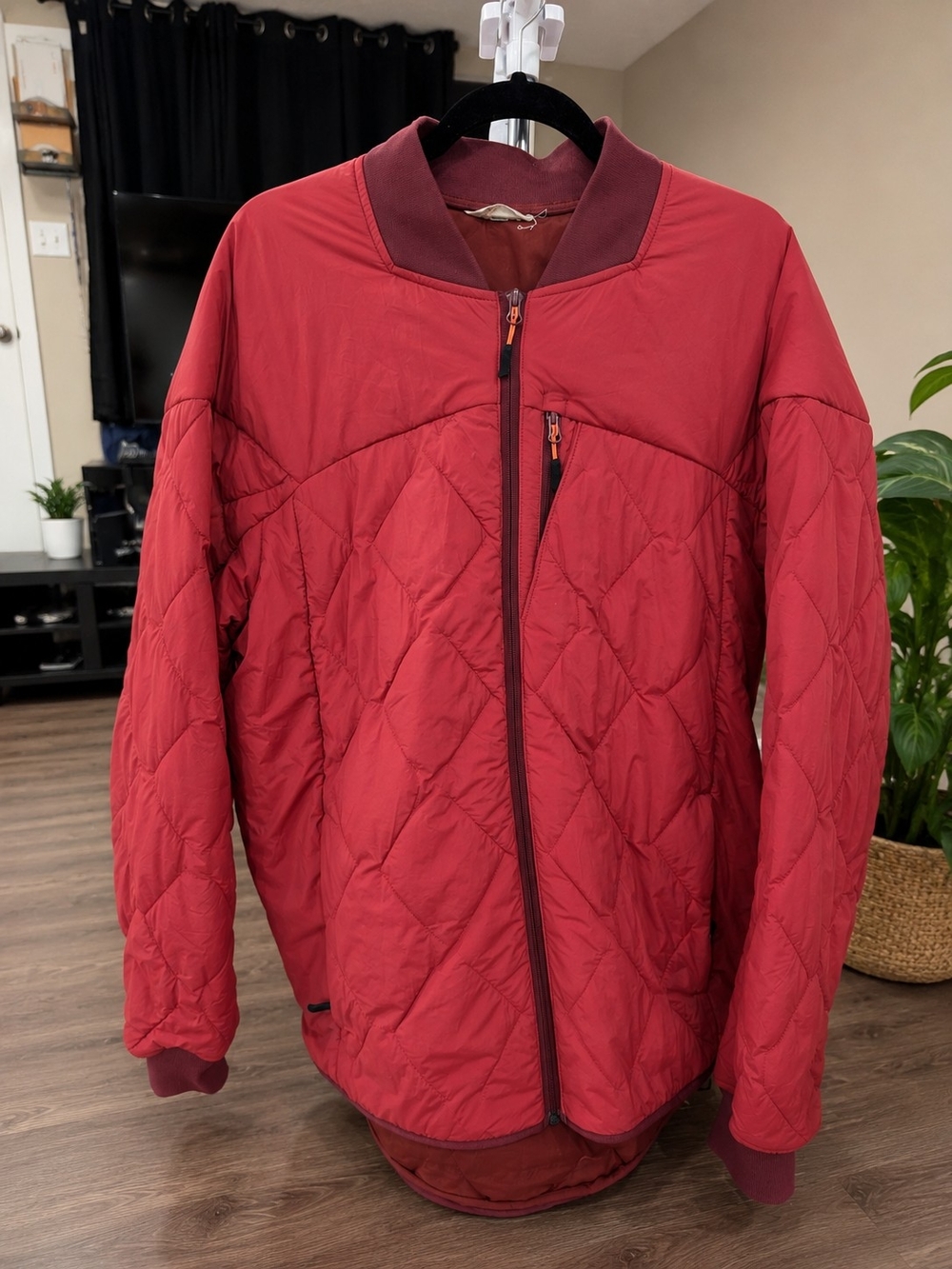 Duluth Trading Co Quilted Puffer Jacket in Deep Red